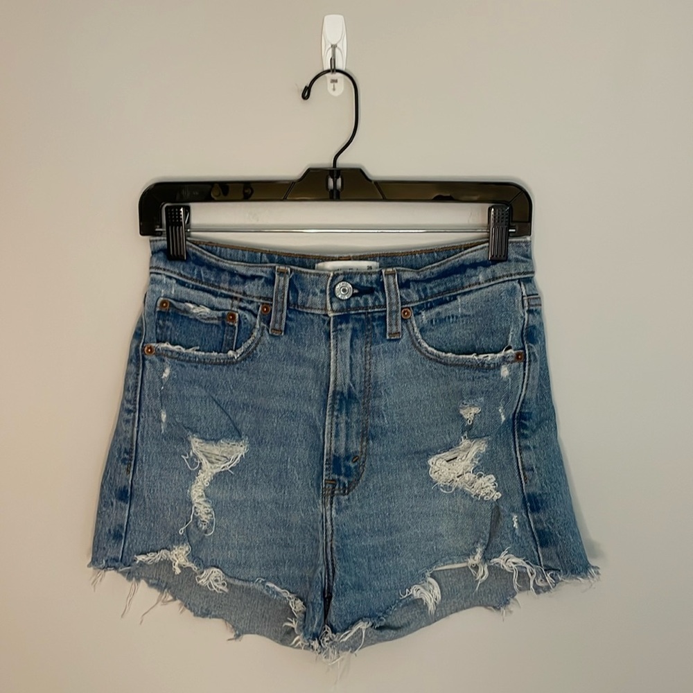 Abercrombie & Fitch Distressed High Rise Mom Jean Short, Blue, Size 26/2, EUC